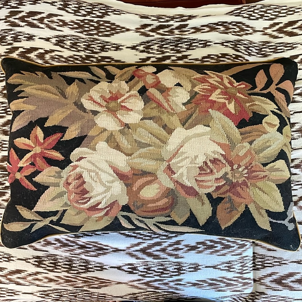 Floral tapestry pillow cover